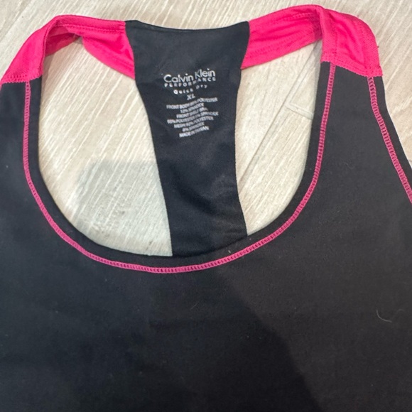 Calvin Klein sports top - Picture 2 of 4